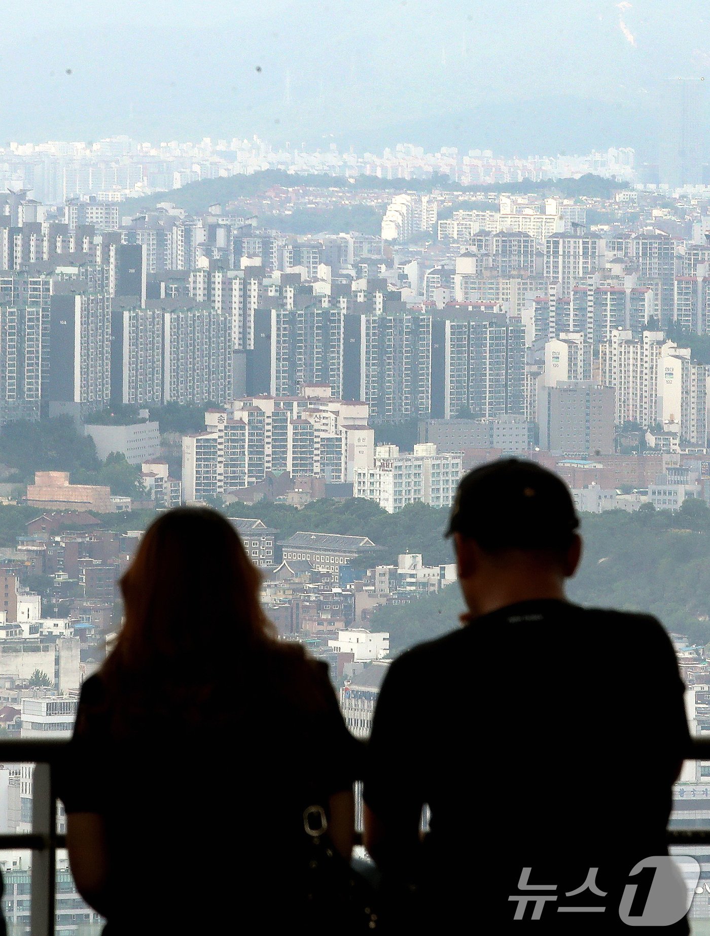 사진은 1일 서울 남산에서 바라본 아파트 단지. 2024.7.1/뉴스1 ⓒ News1 임세영 기자