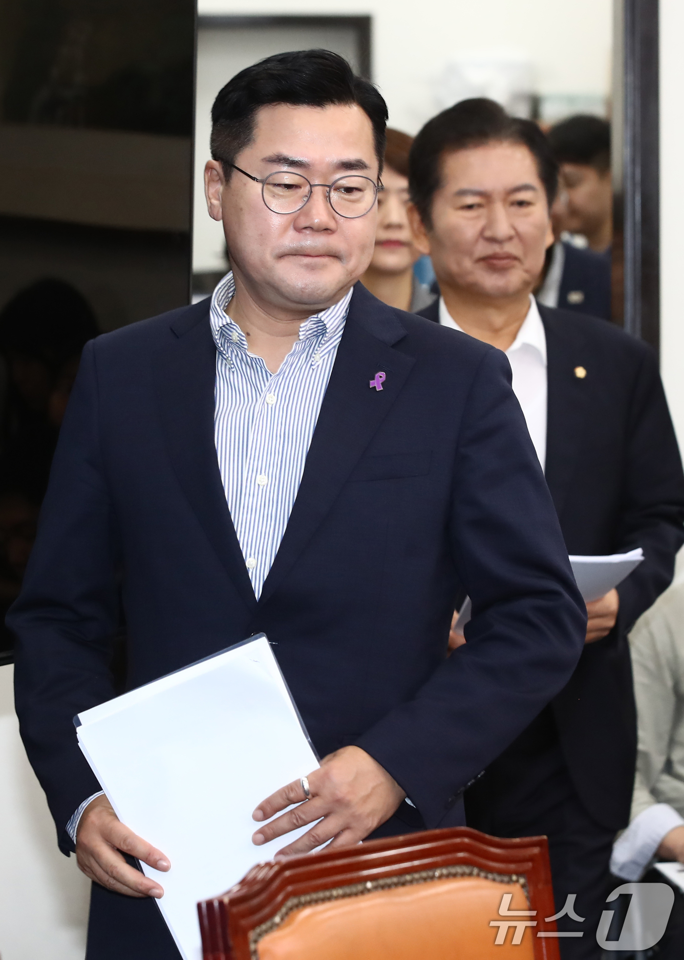 최고위회의 참석하는 박찬대 당대표 직무대행 - 뉴스1