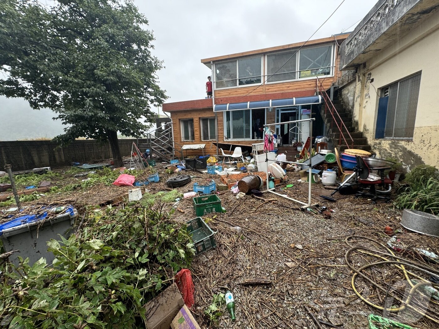 본문 이미지 - 10일 오전 만난 전북 완주군 운주면 중촌마을의 박귀례 씨(51) 집 2024.7.10/뉴스1 장수인 기자