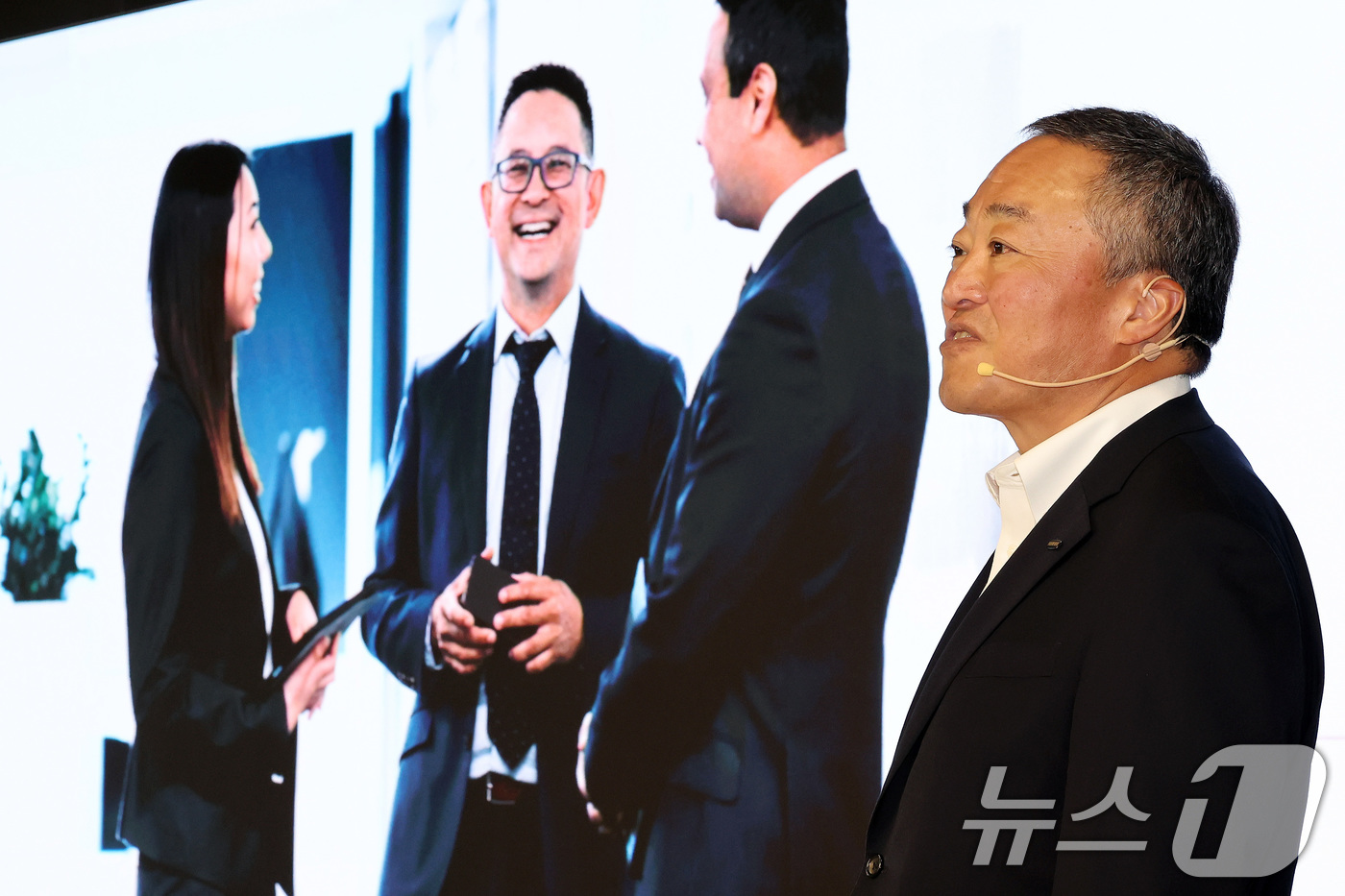 (서울=뉴스1) 이동해 기자 = 하마 나오키 후지필름비즈니스 이노베이션 그룹 사장이 10일 오전 서울 중구 배재정동빌딩에서 열린 한국후지필름비즈니스 이노베이션 창립 50주년 기자간 …