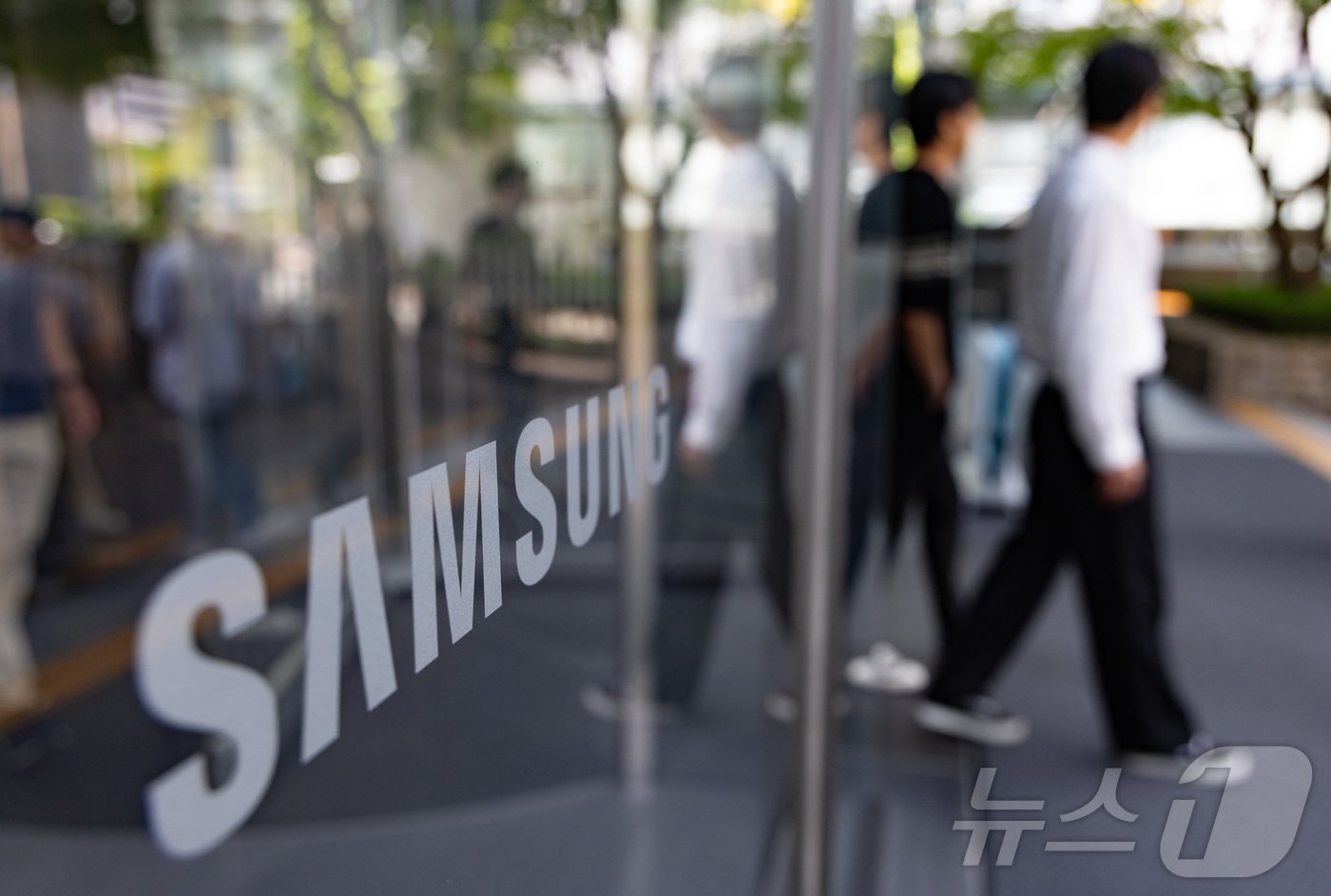 본문 이미지 -  서울 서초구 삼성전자 서초사옥의 모습. 2024.7.10/뉴스1 ⓒ News1 이재명 기자