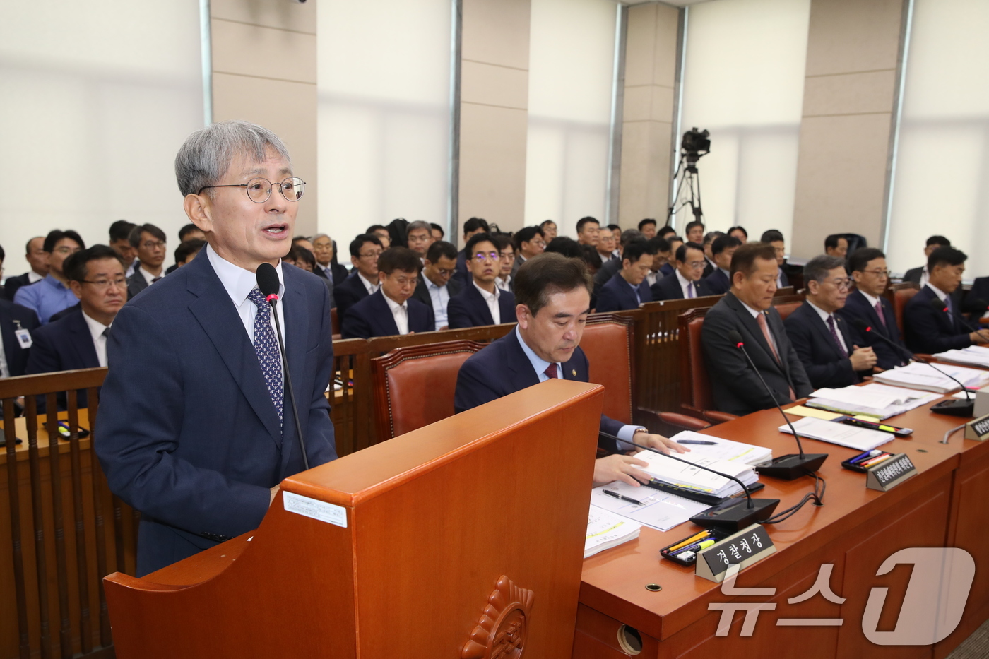 (서울=뉴스1) 이광호 기자 = 김광동 진실화해위원회 위원장이 11일 오전 서울 여의도 국회에서 열린 행정안전위원회 전체회의에서 인사말을 하고 있다. 2024.7.11/뉴스1