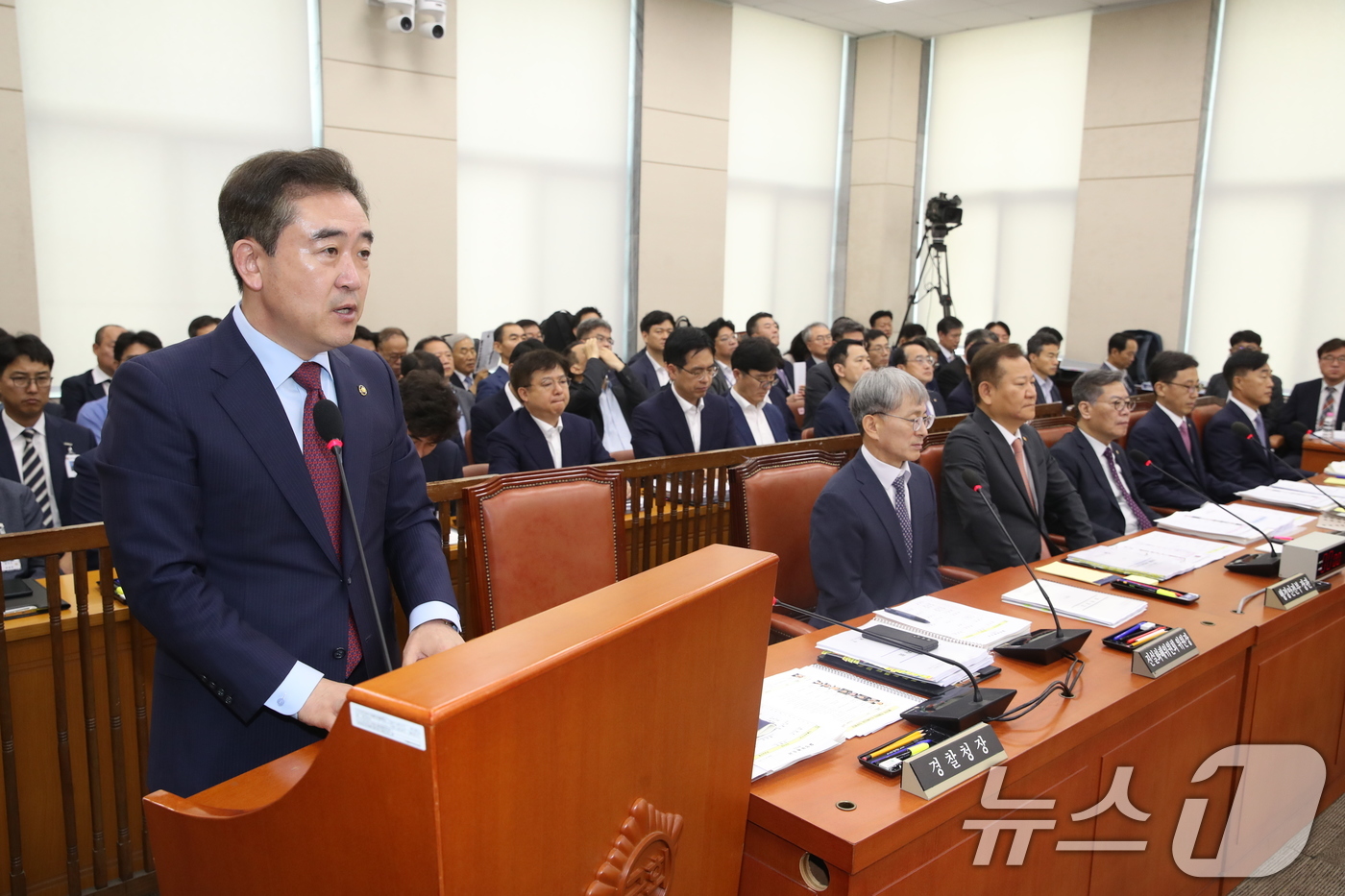 (서울=뉴스1) 이광호 기자 = 윤희근 경찰청장이 11일 오전 서울 여의도 국회에서 열린 행정안전위원회 전체회의에서 인사말을 하고 있다. 2024.7.11/뉴스1