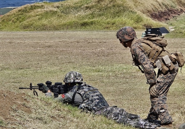 韓-美 해병대, 분대기동사격 훈련
