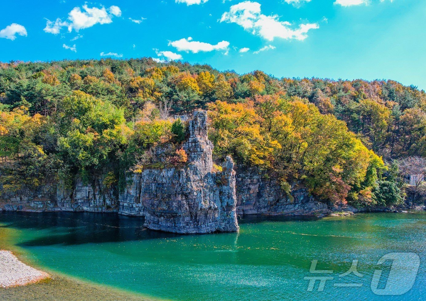 본문 이미지 - ‘울주 10경’으로  선정된  선바위.