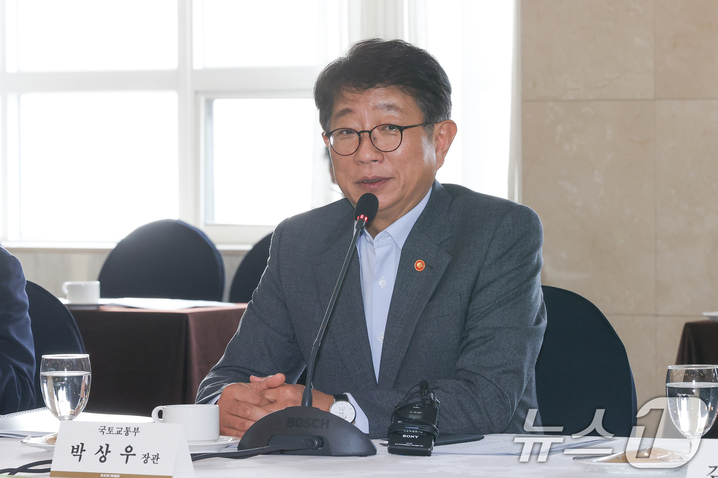 (서울=뉴스1) = 박상우 국토교통부 장관이 11일 서울 중구 을지로 프레지던트 호텔에서 열린 해외건설 수주 플랫폼 간담회에서 모두발언하고 있다. (국토교통부 제공) 2024.7. …