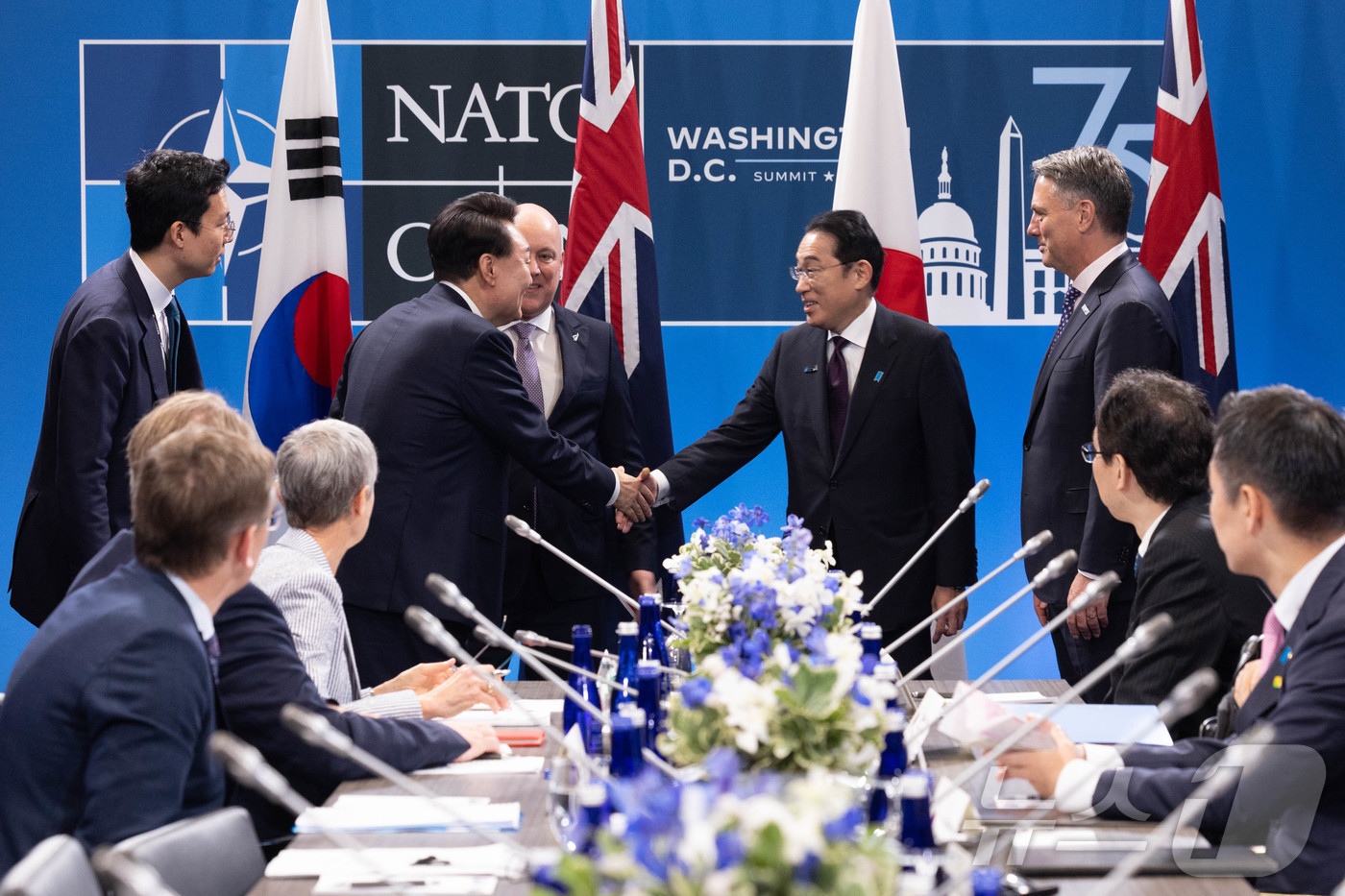 (서울=뉴스1) 박지혜 기자 = 북대서양조약기구(NATO·나토) 정상회의에 참석한 윤석열 대통령이 11일(현지시간) 미국 워싱턴DC 월터 E. 워싱턴 컨벤션센터에서 열린 한국·일본 …