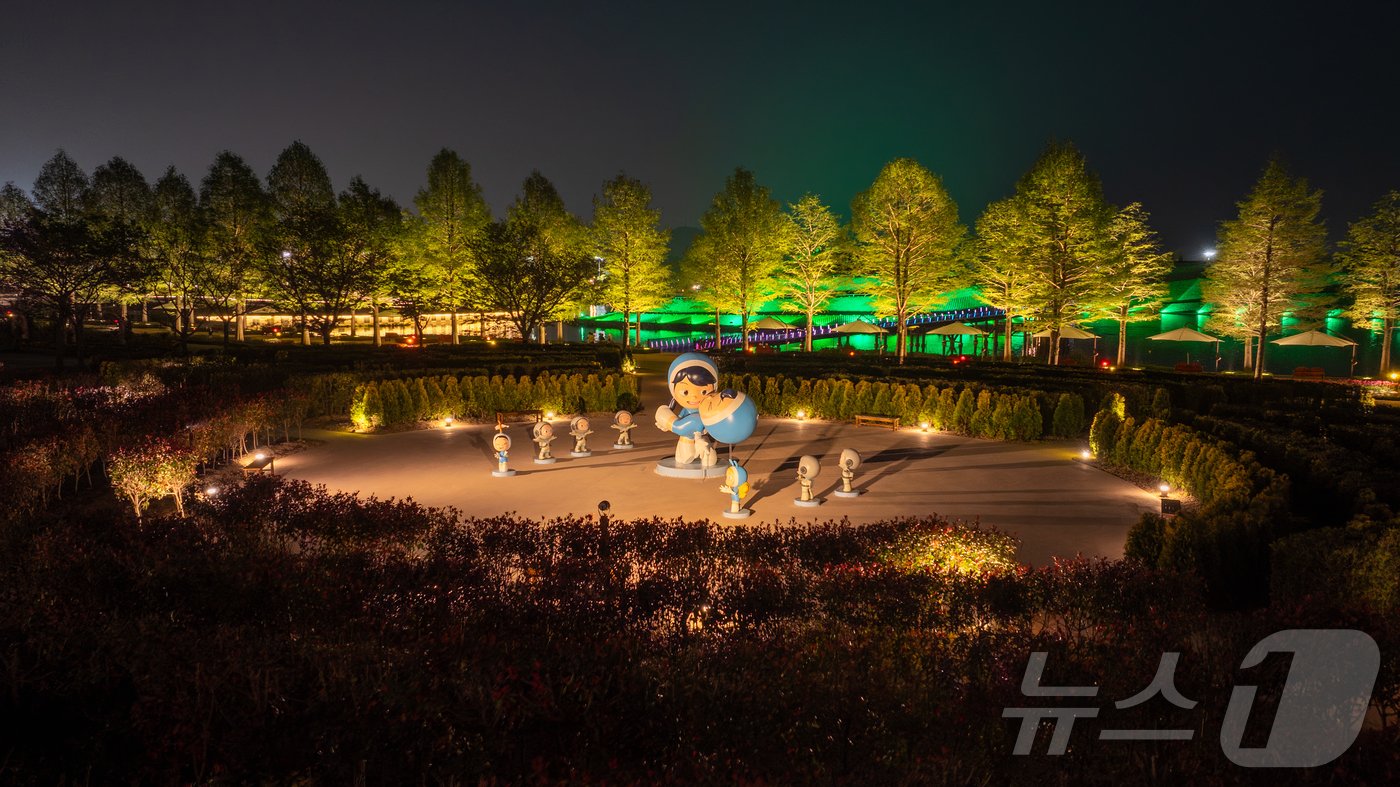 본문 이미지 - 순천만국가정원 내 유미의 세포들과 꼬마 우주인들. 뉴스1 DB