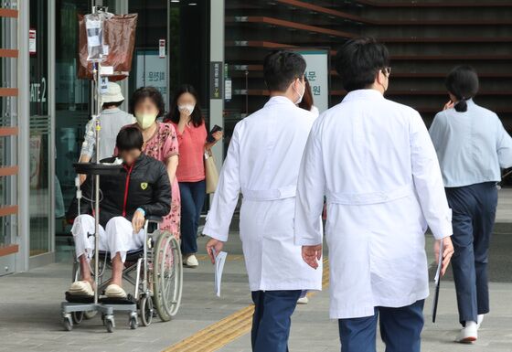 “백기 든 정부, 환자 외면한 의료계”…환자단체, 의정 갈등에 일침