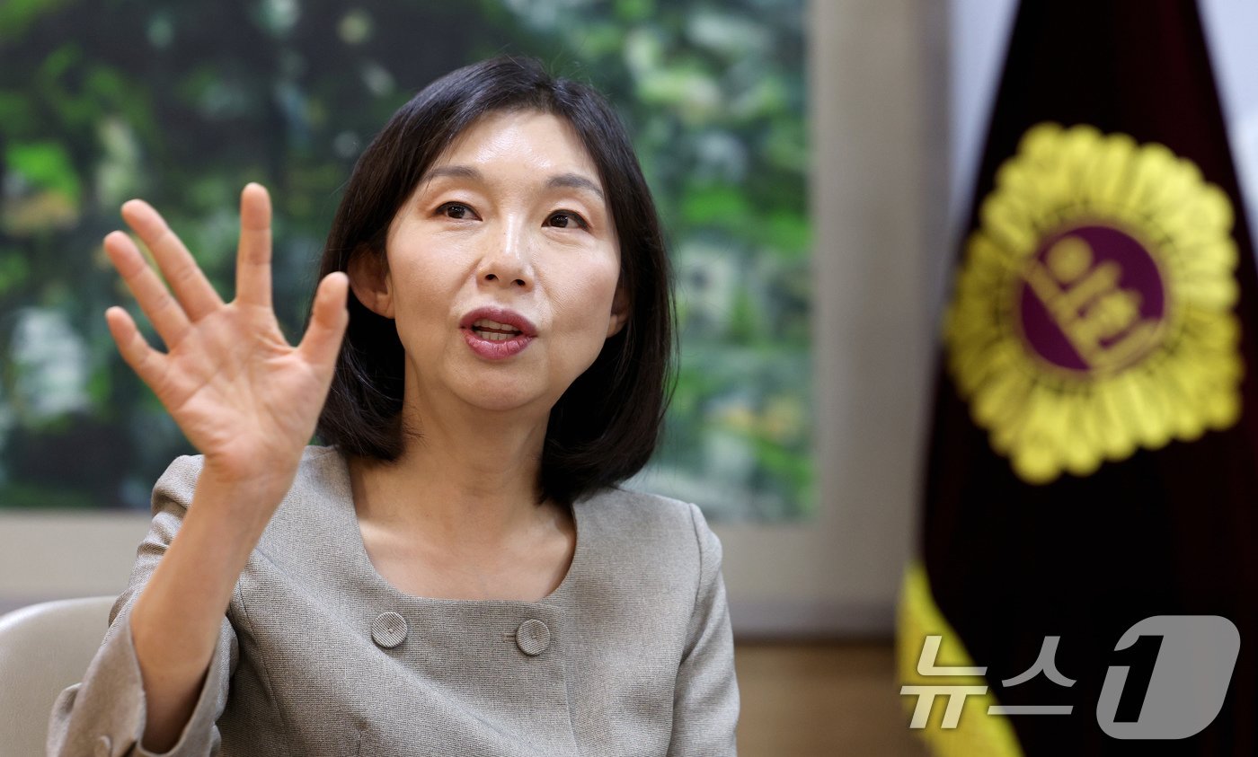 본문 이미지 - 최호정 서울시의회 의장이 15일 서울 중구 서울시의회 의장실에서 뉴스1과 인터뷰하고 있다. 2024.7.15/뉴스1 ⓒ News1 장수영 기자