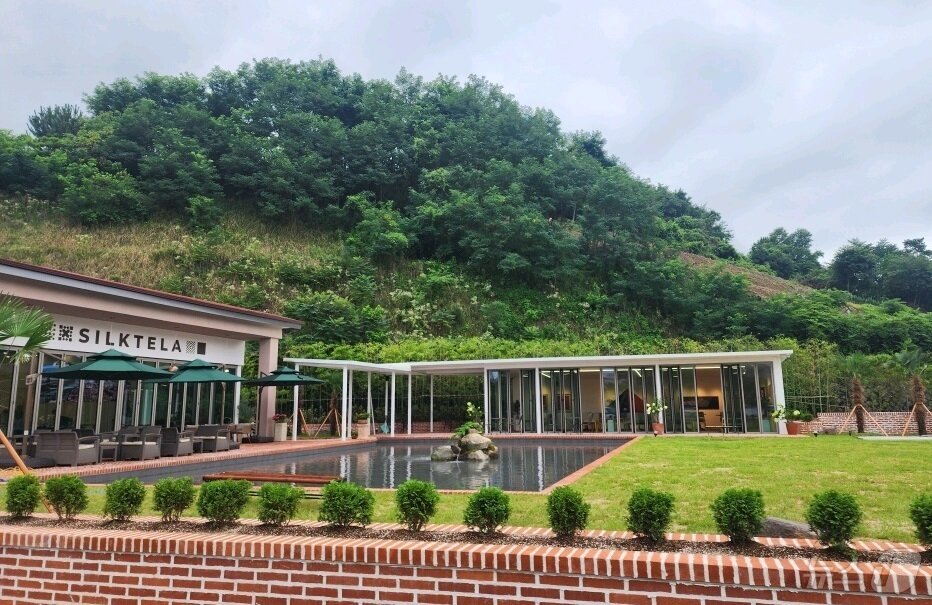 본문 이미지 - 진주 '실크테라' 야외 공연장. 2024.7.15/뉴스1 한송학기자