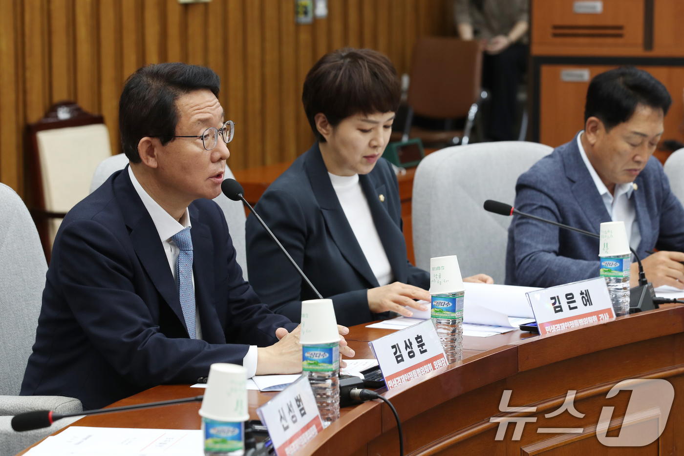 (서울=뉴스1) 이광호 기자 = 김상훈 국민의힘 민생경제안정특위 위원장이 15일 오후 서울 여의도 국회에서 열린 민생경제안정특별위원회 2차 회의에서 발언하고 있다. 2024.7.1 …