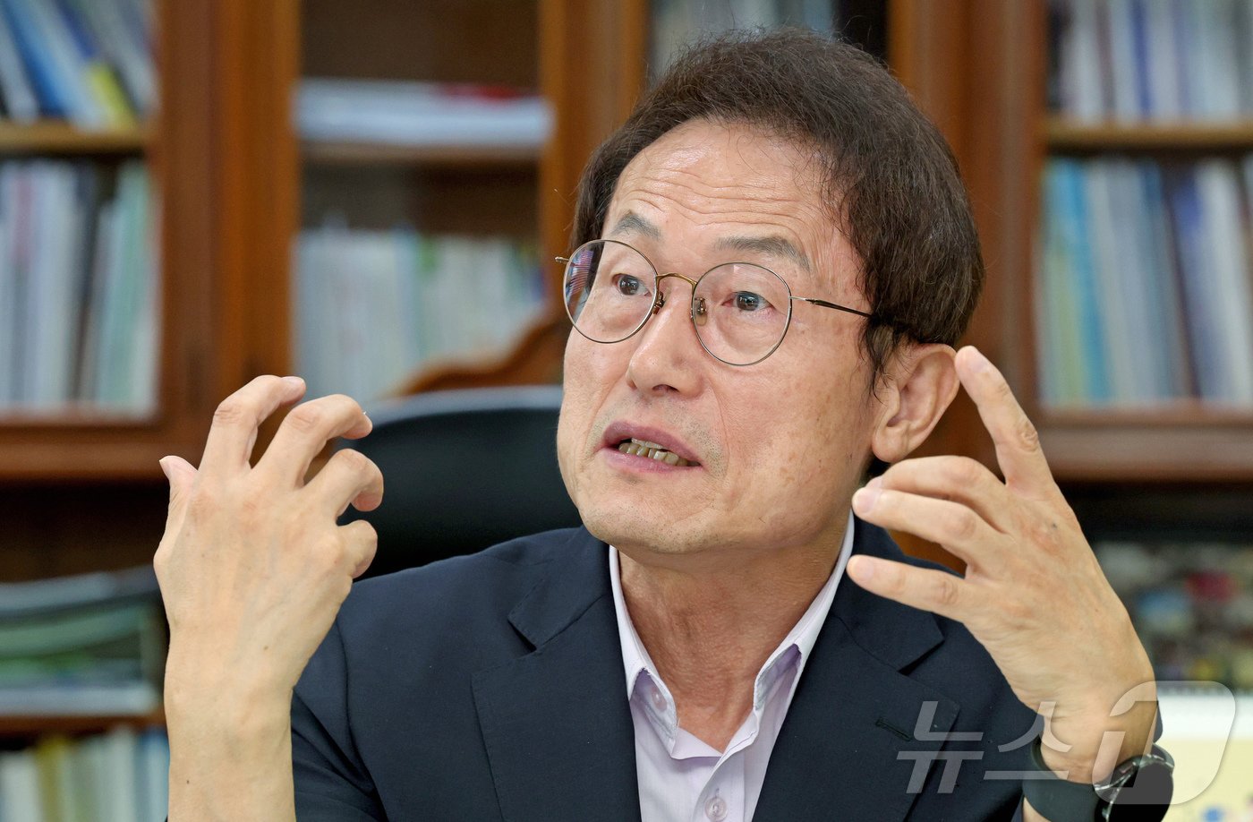 본문 이미지 - 조희연 서울시교육감이 15일 서울 종로구 서울시교육청 교육감실에서 뉴스1과 인터뷰하고 있다. 2024.7.15/뉴스1 ⓒ News1 장수영 기자