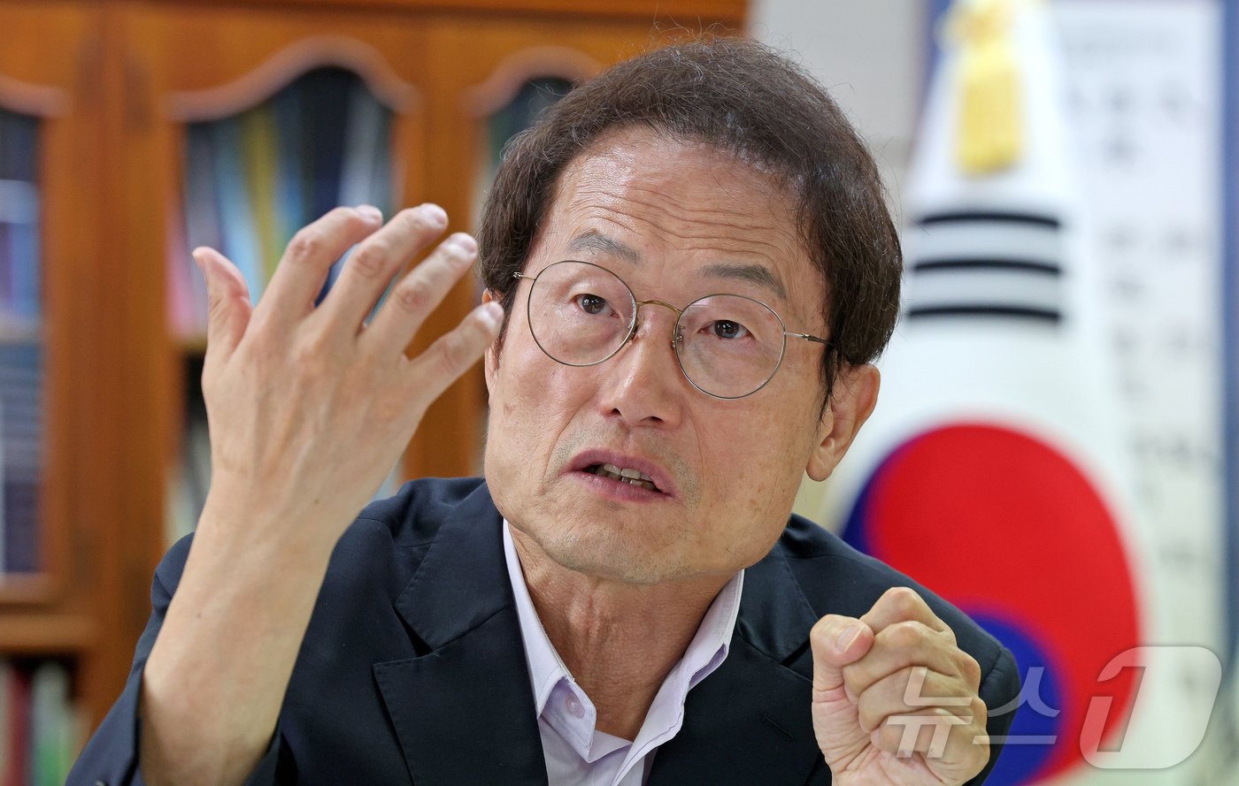 본문 이미지 - 조희연 서울시교육감이 15일 서울 종로구 서울시교육청 교육감실에서 뉴스1과 인터뷰하고 있다. 2024.7.15/뉴스1 ⓒ News1 장수영 기자