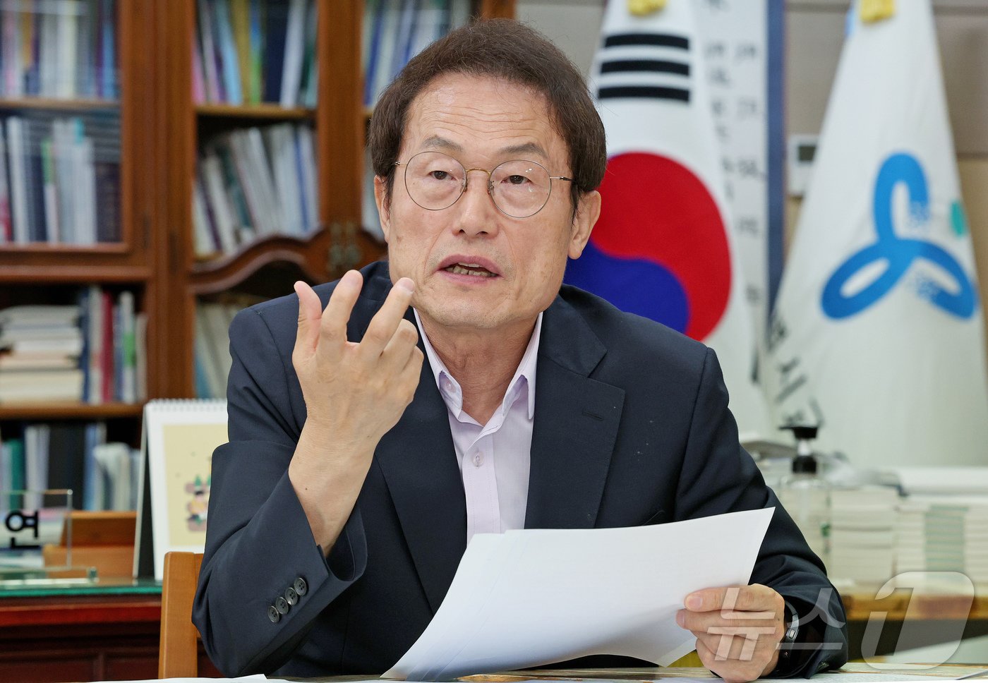 본문 이미지 - 조희연 서울시교육감이 15일 서울 종로구 서울시교육청 교육감실에서 뉴스1과 인터뷰하고 있다. 2024.7.15/뉴스1 ⓒ News1 장수영 기자