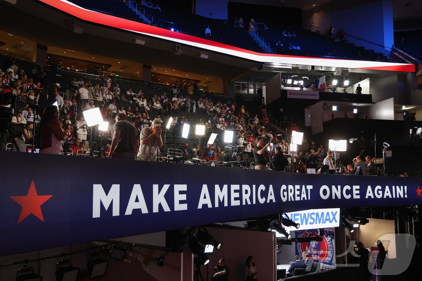 본문 이미지 - 미국 공화당이 15일&#40;현지시간&#41; 미국 위스콘신주 밀워키에 위치한 파이서브 포럼에서 도널드 트럼프 전 대통령을 대선후보로 선출하기 위한 전당대회를 개최하고 있다. 2024.07.15. ⓒ 로이터=뉴스1 ⓒ News1 김현 특파원