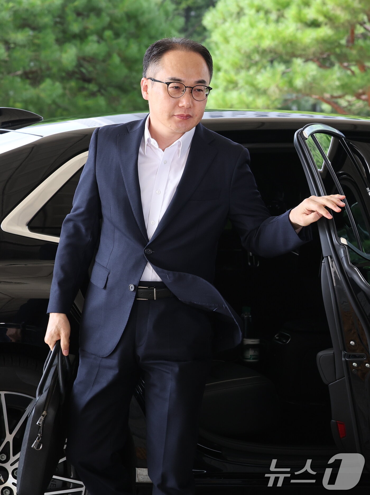 본문 이미지 - 이원석 검찰총장이 16일 오전 서울 서초구 대검찰청으로 출근하고 있다. 2024.7.16/뉴스1 ⓒ News1 박지혜 기자