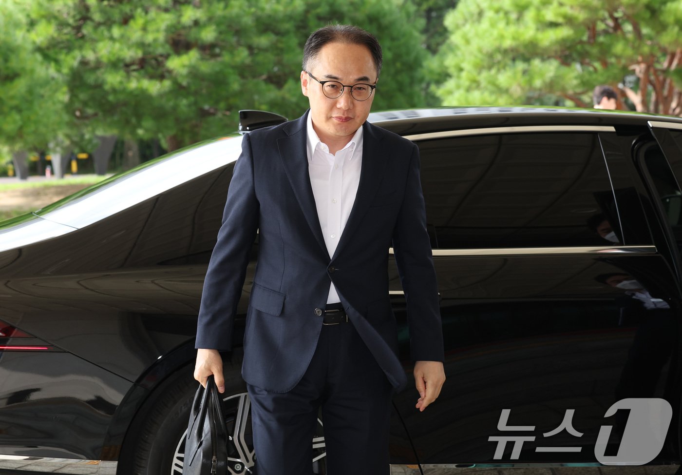 본문 이미지 - 이원석 검찰총장이 16일 오전 서울 서초구 대검찰청으로 출근하고 있다. 2024.7.16/뉴스1 ⓒ News1 박지혜 기자