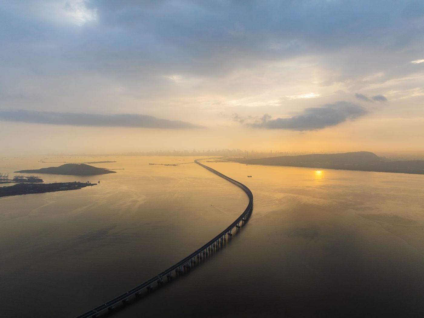 본문 이미지 - 대우건설이 시공한 인도 뭄바이 해상교량 전경.(대우건설 제공)