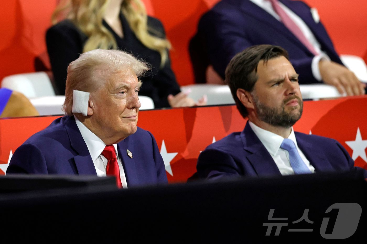 본문 이미지 - 도널드 트럼프와 JD 밴스 @ AFP=뉴스1 ⓒ News1 우동명 기자
