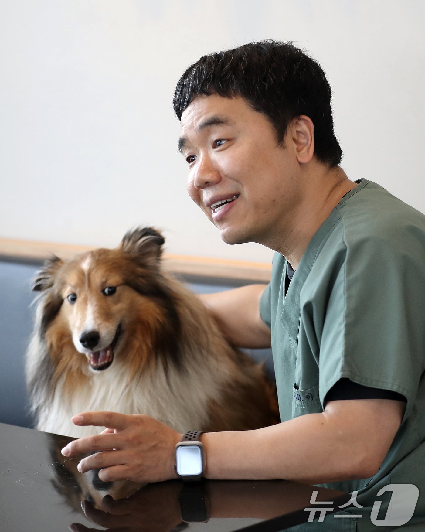 본문 이미지 - 이재희 로얄동물메디컬센터 원장이 16일 서울 중랑구 로얄동물메디컬센터에서 뉴스1과 인터뷰를 하고 있다. 2024.7.16/뉴스1 ⓒ News1 오대일 기자