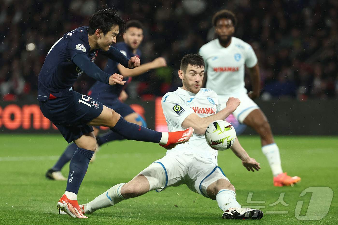 이강인은 PSG 이적 첫 시즌에 35경기에서 5골 5도움을 기록했다. ⓒ AFP=뉴스1