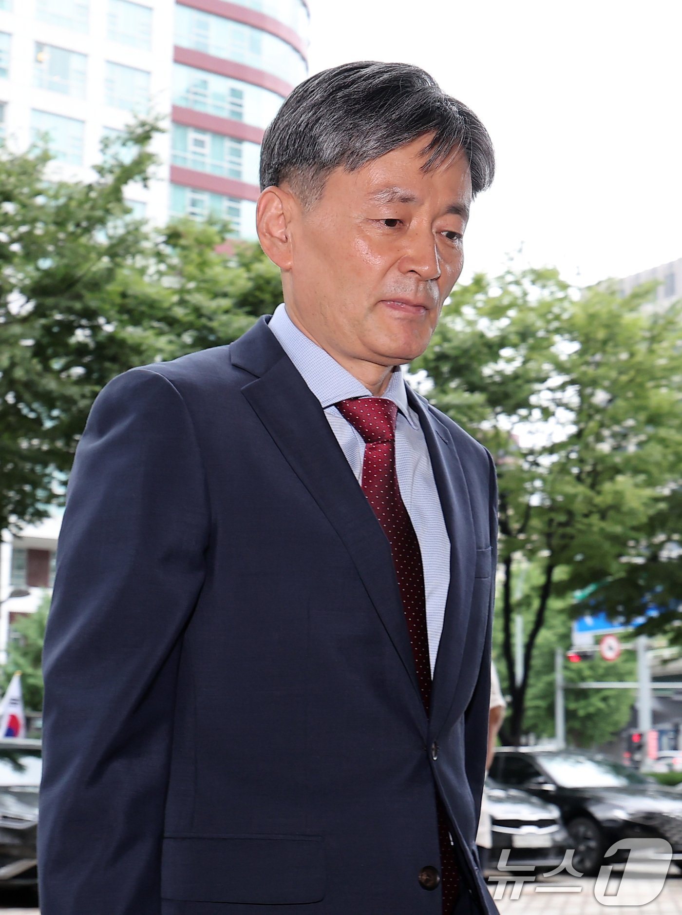 본문 이미지 - 조지호 신임 경찰청장 후보자가 17일 서울 서대문구 NH농협생명빌딩에서 신임 청장 임명제청 동의 여부를 논의하는 국가경찰위원회에 출석하고 있다. 2024.7.17/뉴스1 ⓒ News1 김성진 기자