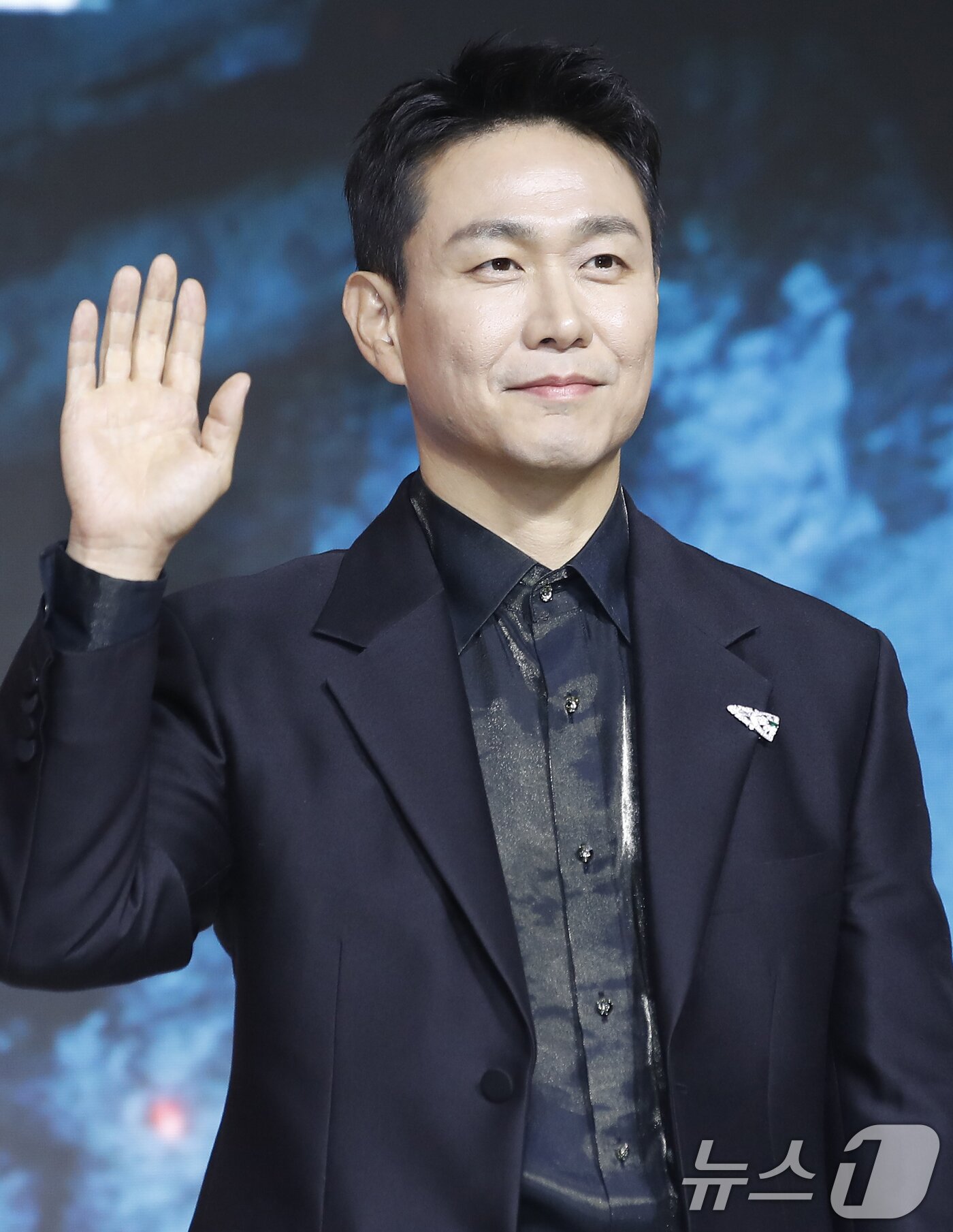 본문 이미지 - 배우 오정세가 17일 서울 종로구 JW 메리어트 동대문 스퀘어 서울에서 열린 넷플릭스 시리즈 '스위트홈' 시즌3 제작발표회에서 포즈를 취하고 있다. '스위트홈' 시즌3는 괴물화의 끝이자 신인류의 시작을 비로소 맞이하게 된 세상, 괴물과 인간의 모호한 경계 사이에서 선택의 기로에 놓인 이들의 더 처절하고 절박해진 사투를 그린 넷플릭스 시리즈다. 2024.7.17/뉴스1 ⓒ News1 권현진 기자