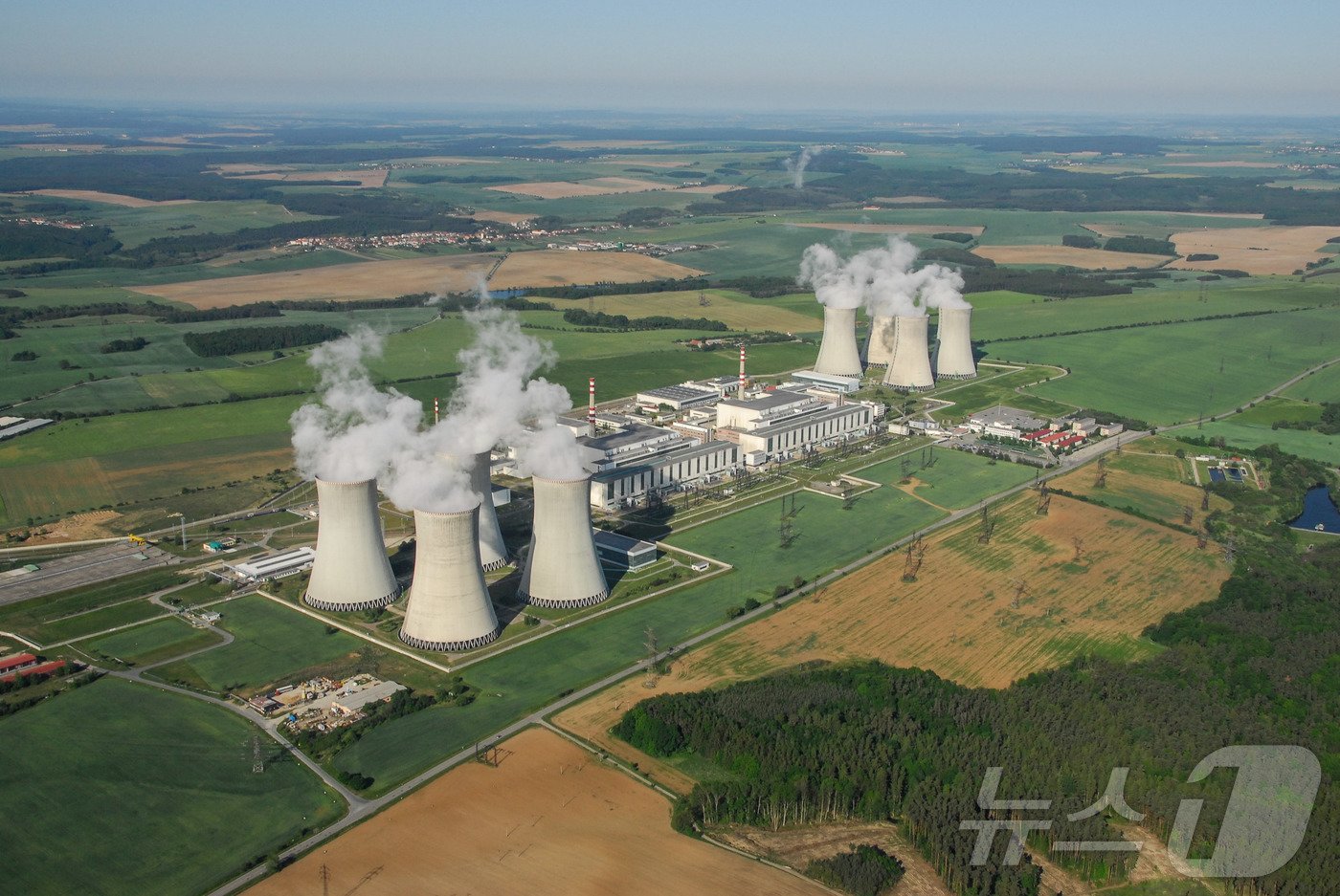 본문 이미지 - 체코 두코바니 원전. (한국수력원자력 제공)