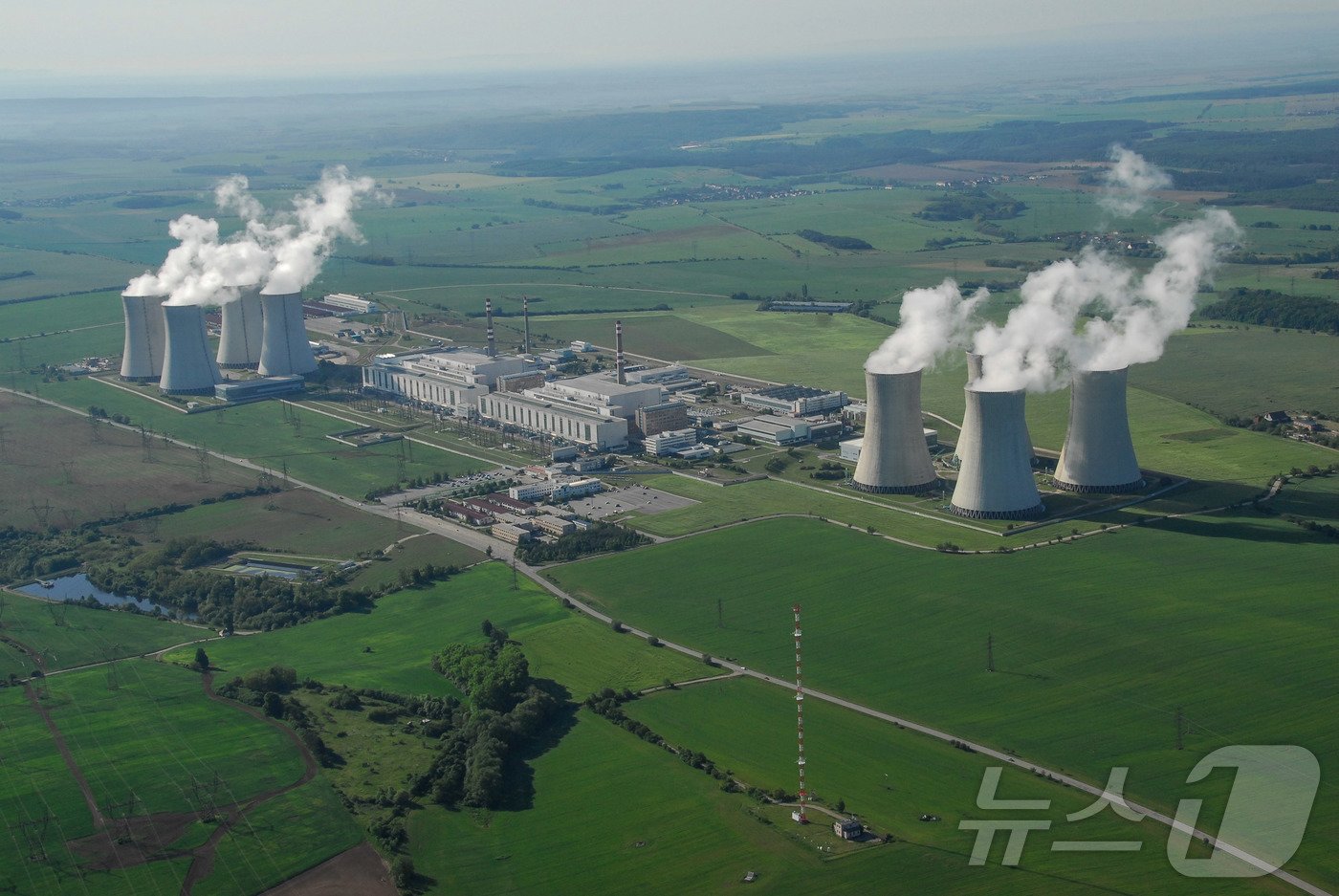 본문 이미지 - 한국수력원자력이 &#39;24조 원&#39; 규모의 체코 신규 원전 건설사업을 수주하는데 성공했다. 원전 수출로는 사상 최대이자 2009년 아랍에미리트&#40;UAE&#41; 바라카 원전 수주 이후 15년 만에 이룬 쾌거다. 사진은 체코 신규원전 예정부지 두코바니 전경. &#40;한국수력원자력 제공&#41;2024.7.18/뉴스1
