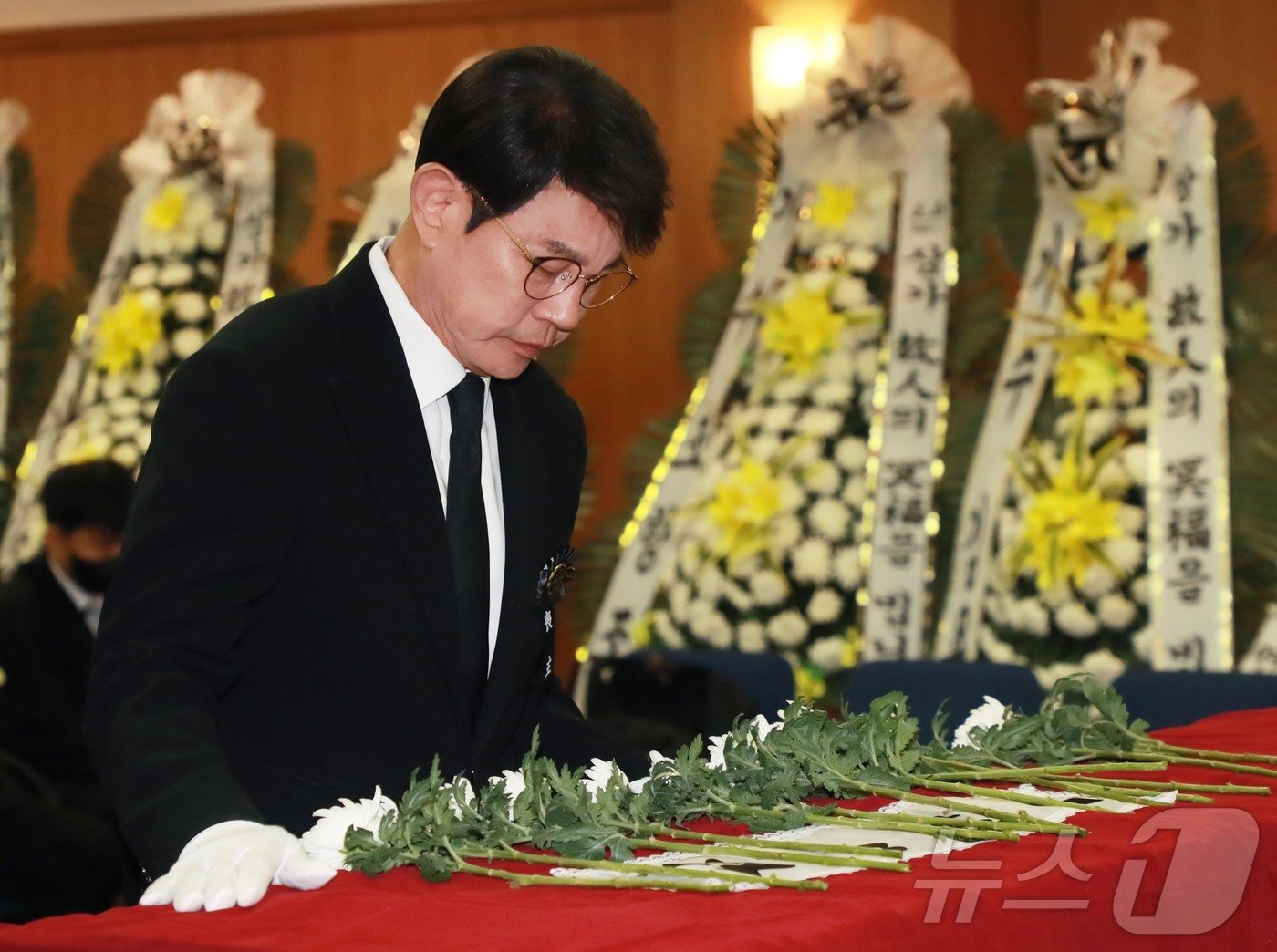 가수 고&#40;故&#41; 현철&#40;본명 강상수&#41;의 영결이 18일 서울 송파구 서울아산병원 장례식장에서 대한민국가수장으로 진행됐다.  &#40;공동취재&#41;2024.7.18/뉴스1 ⓒ News1 권현진 기자