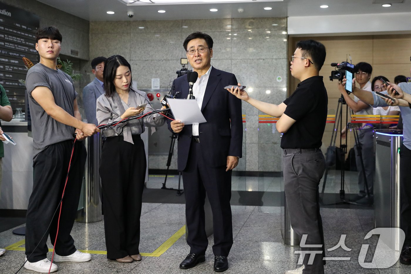 본문 이미지 - 유상임 과학기술정보통신부 장관 후보자가 19일 오전 서울 종로구 광화문우체국에 마련된 청문회 준비 사무실로 들어서며 포부를 밝히고 있다. 2024.7.19/뉴스1 ⓒ News1 이승배 기자