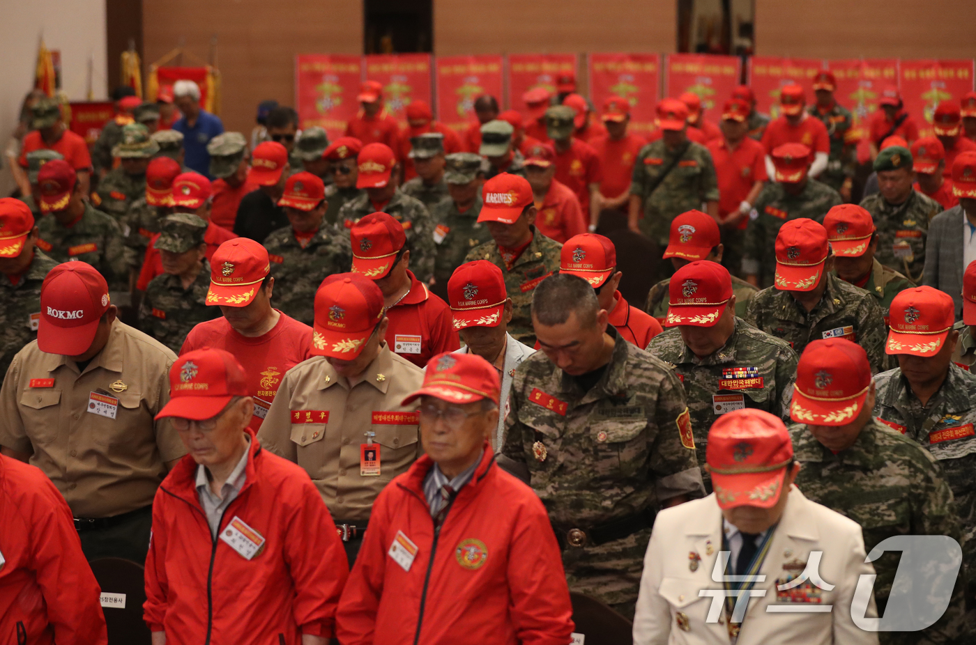 (성남=뉴스1) 김영운 기자 = 지난해 경북 예천에서 실종자 수색작전 중 사망한 채 해병의 순직 1주기인 19일 오후 경기 성남시 수정구 밀리토피아 호텔에서 열린 '고 채 해병 순 …