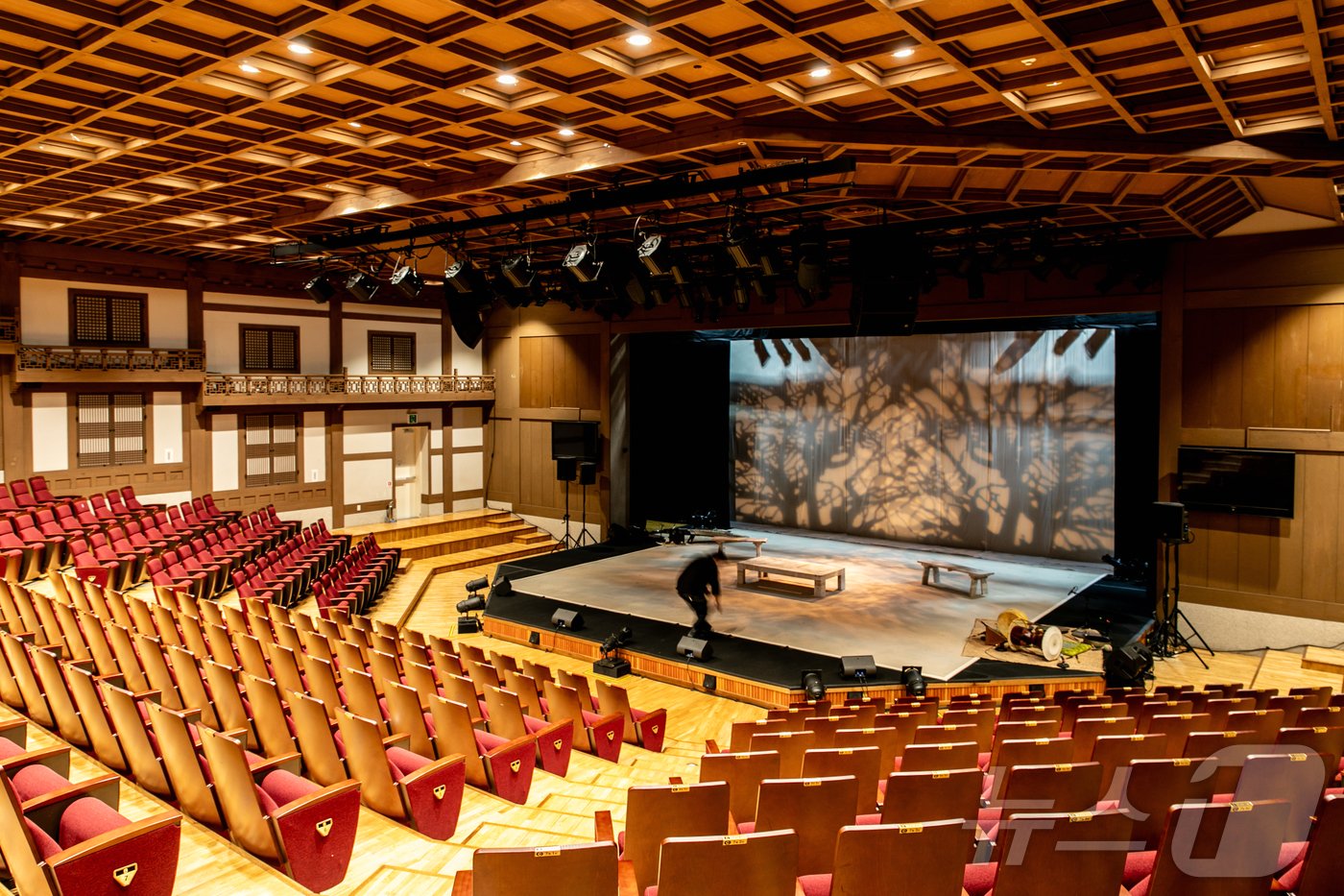 본문 이미지 - 서울남산국악당 내부&#40;서울관광재단 제공&#41;