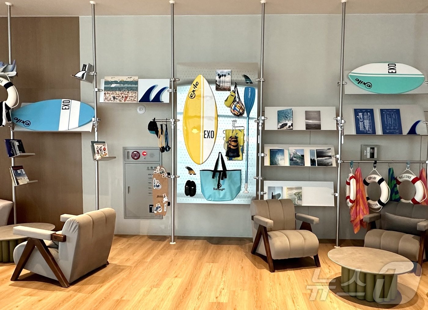 본문 이미지 - 해운대의  현지 감성을 담은 로비 공간 ⓒ News1 윤슬빈 기자