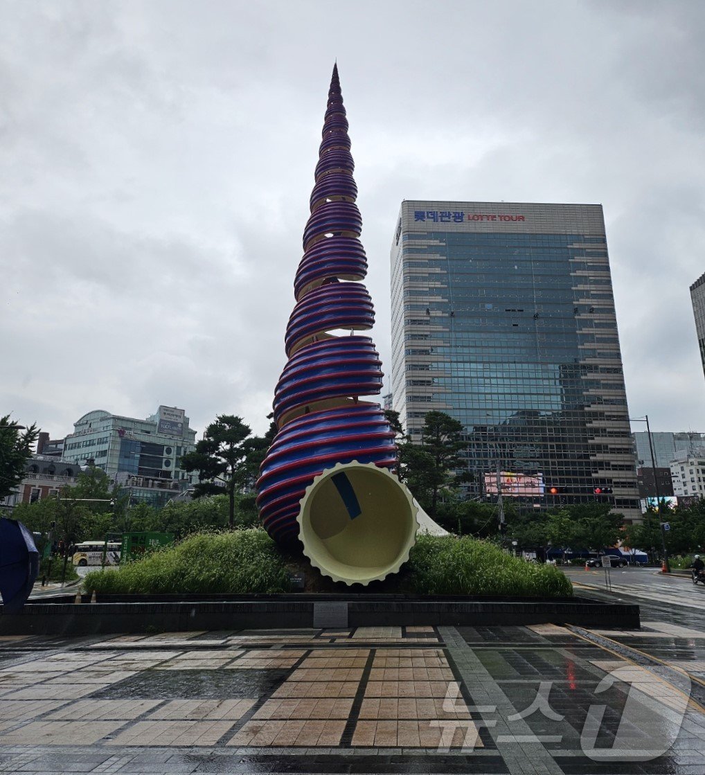 본문 이미지 -  채상병 분향소가 철거된 청계광장 모습(서울시 제공)