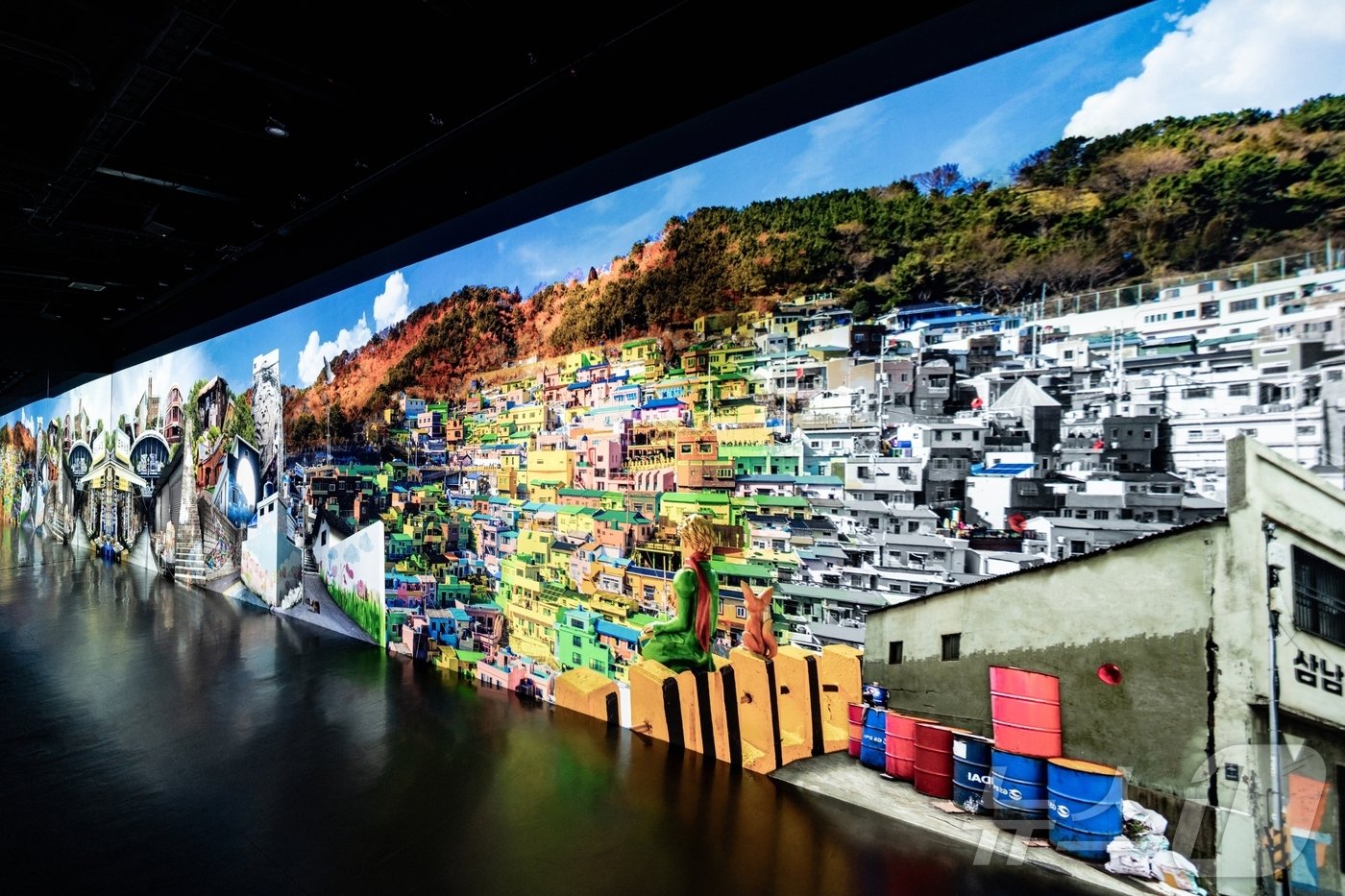 본문 이미지 - 아르떼뮤지엄 부산 미디어아트  '스태리 부산'(아르뗴뮤지엄 부산 제공)