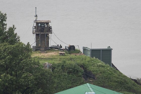 軍, 대북 확성기 1년 만에 중지…"'남북 신뢰 회복' 공약 이행"(종합)
