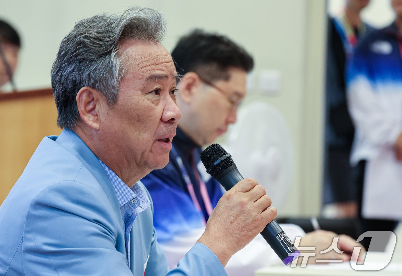 본문 이미지 - 이기흥 대한체육회 회장이 21일(한국시간) 프랑스 퐁텐블로 팀코리아 파리 플랫폼에서 열린 오픈데이에서 인사말을 하고 있다. 2024.7.21/뉴스1 ⓒ News1 이동해 기자