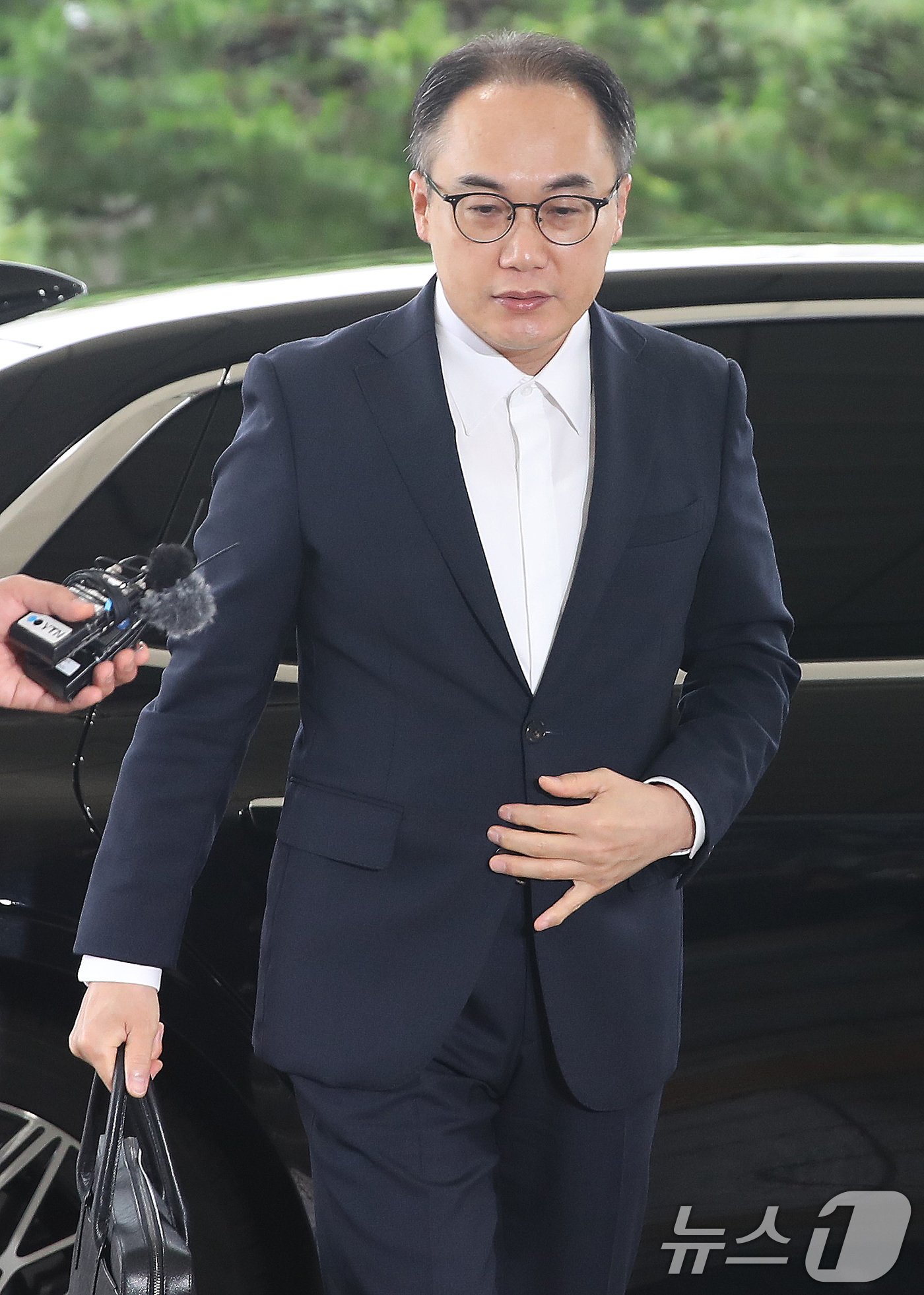 본문 이미지 - 이원석 검찰총장이 22일 오전 서울 서초구 대검찰청으로 출근하고 있다. 2024.7.22/뉴스1 ⓒ News1 임세영 기자