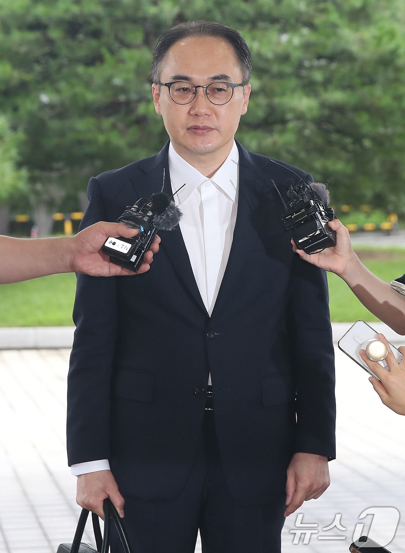 본문 이미지 - 이원석 검찰총장이 22일 오전 서울 서초구 대검찰청으로 출근하며 취재진 질문에 답하고 있다. . 2024.7.22/뉴스1 ⓒ News1 임세영 기자