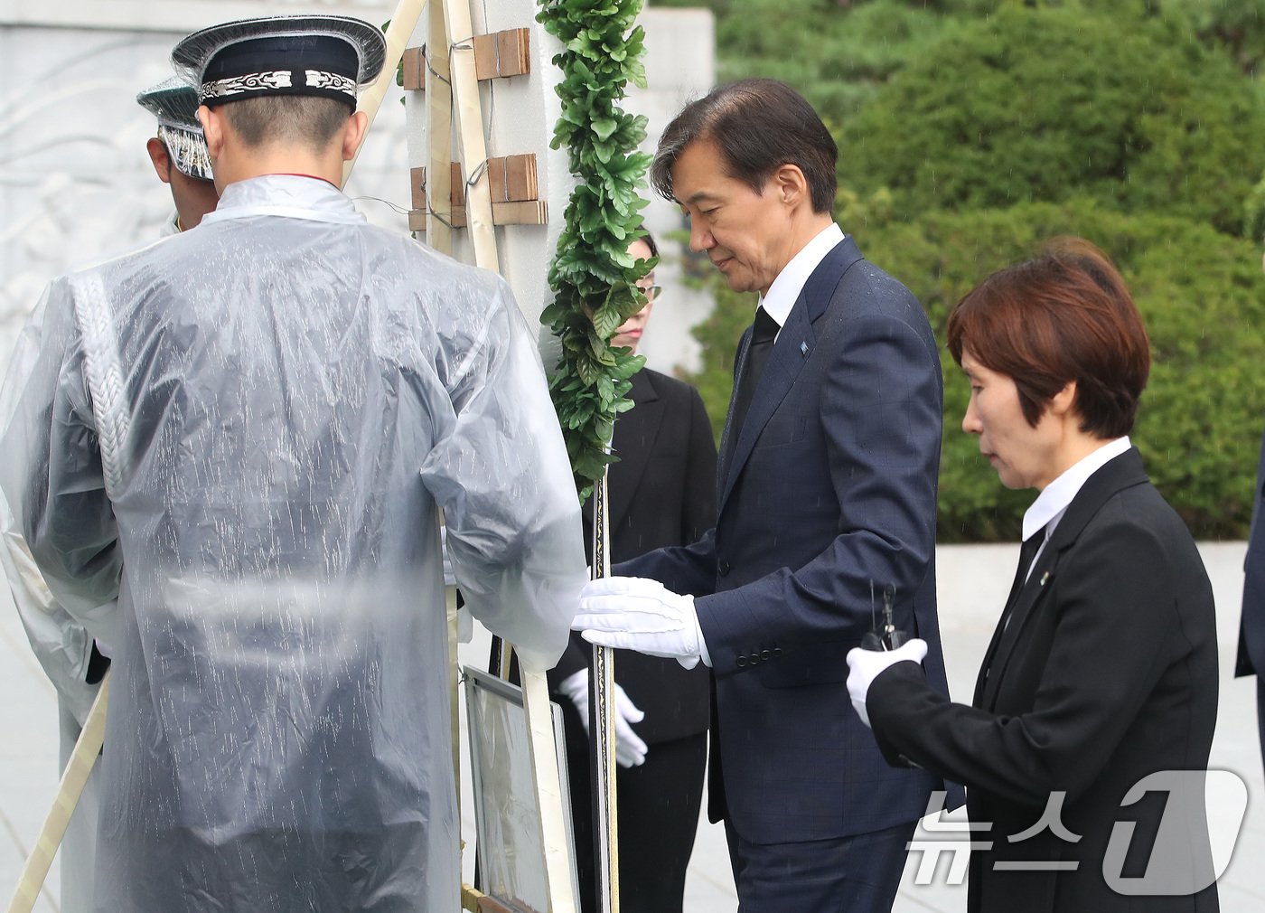 조국 조국혁신당 대표가 22일 오전 서울 동작구 국립서울현충원을 참배하고 있다.  2024.7.22/뉴스1 ⓒ News1 임세영 기자