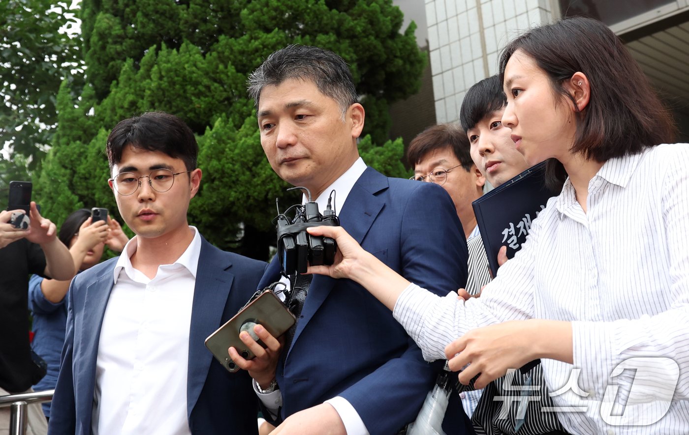 본문 이미지 - SM엔터테인먼트 시세조종 의혹을 받는 김범수 카카오 경영쇄신위원장. 2024.7.22/뉴스1 ⓒ News1 김명섭 기자