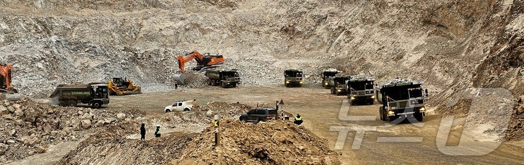 본문 이미지 - 몽골 ELSTEI 광산 전경 (금양 제공)