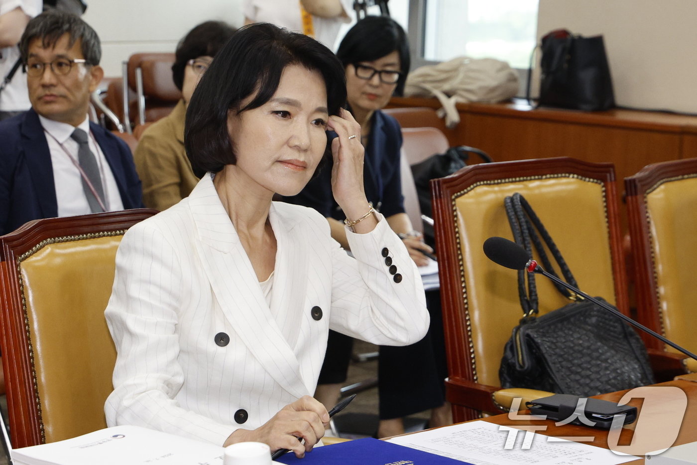본문 이미지 - 이진숙 방송통신위원회 위원장 후보자가 24일 오전 서울 여의도 국회 과학기술정보방송통신위원회에서 열린 인사청문회에 출석해 자리하고 있다. 2024.7.24/뉴스1 ⓒ News1 안은나 기자