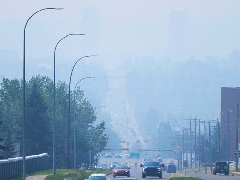 [포토] 자욱한 연기 가득한 캐나다 캘거리