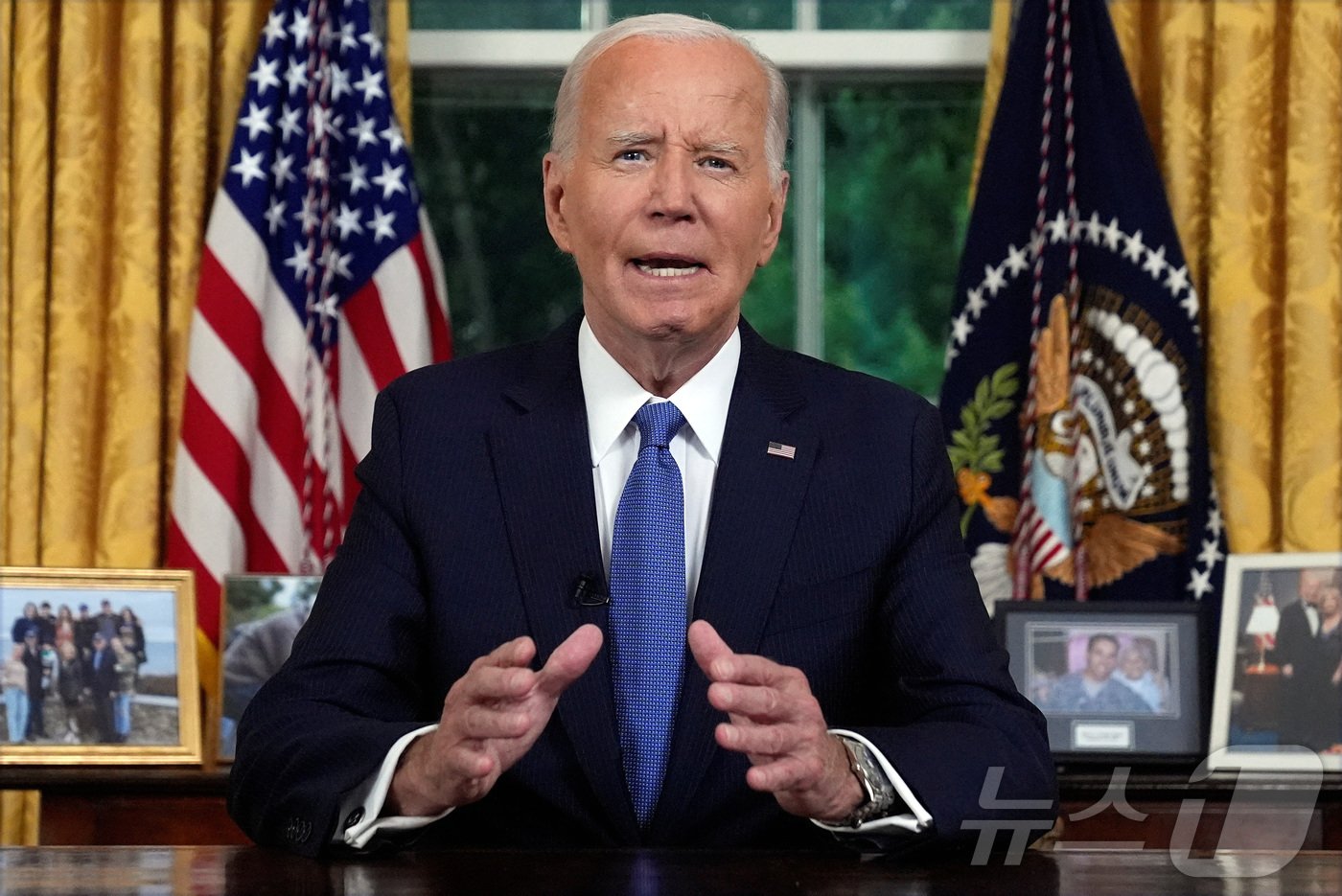 본문 이미지 - 24일(현지시간) 미국 워싱턴DC의 백악관 오벌오피스에서 조 바이든 미국 대통령이 재선 출마 포기 결정에 대해 연설하고 있다. 2024.07.24 ⓒ 로이터=뉴스1 ⓒ News1 정지윤 기자