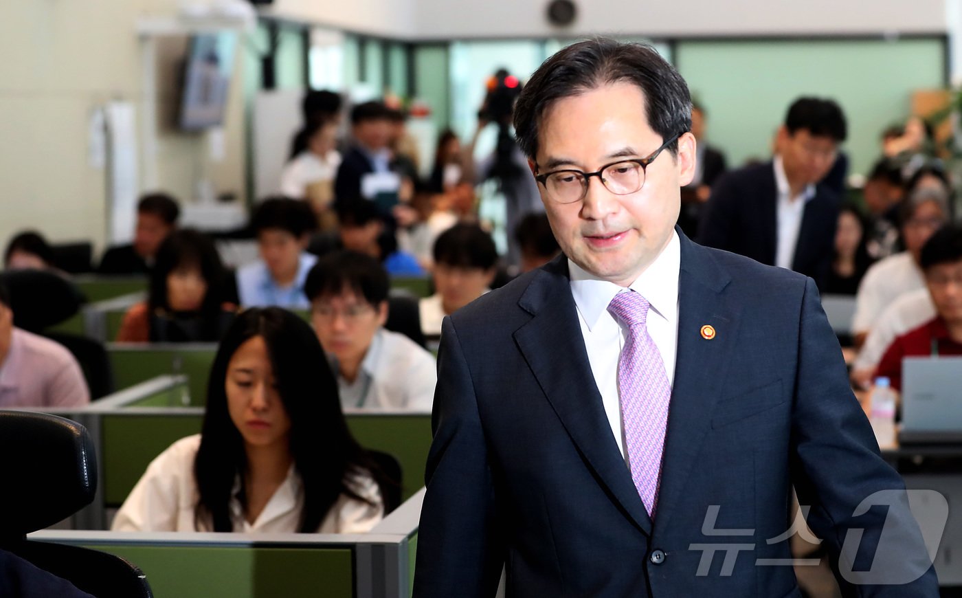 한기정 공정거래위원장이 25일 오전 세종시 정부세종청사 공정거래위원회 기자실에서 열린 출입기자단 간담회에 참석하고 있다.2024.7.25/뉴스1 ⓒ News1 김기남 기자