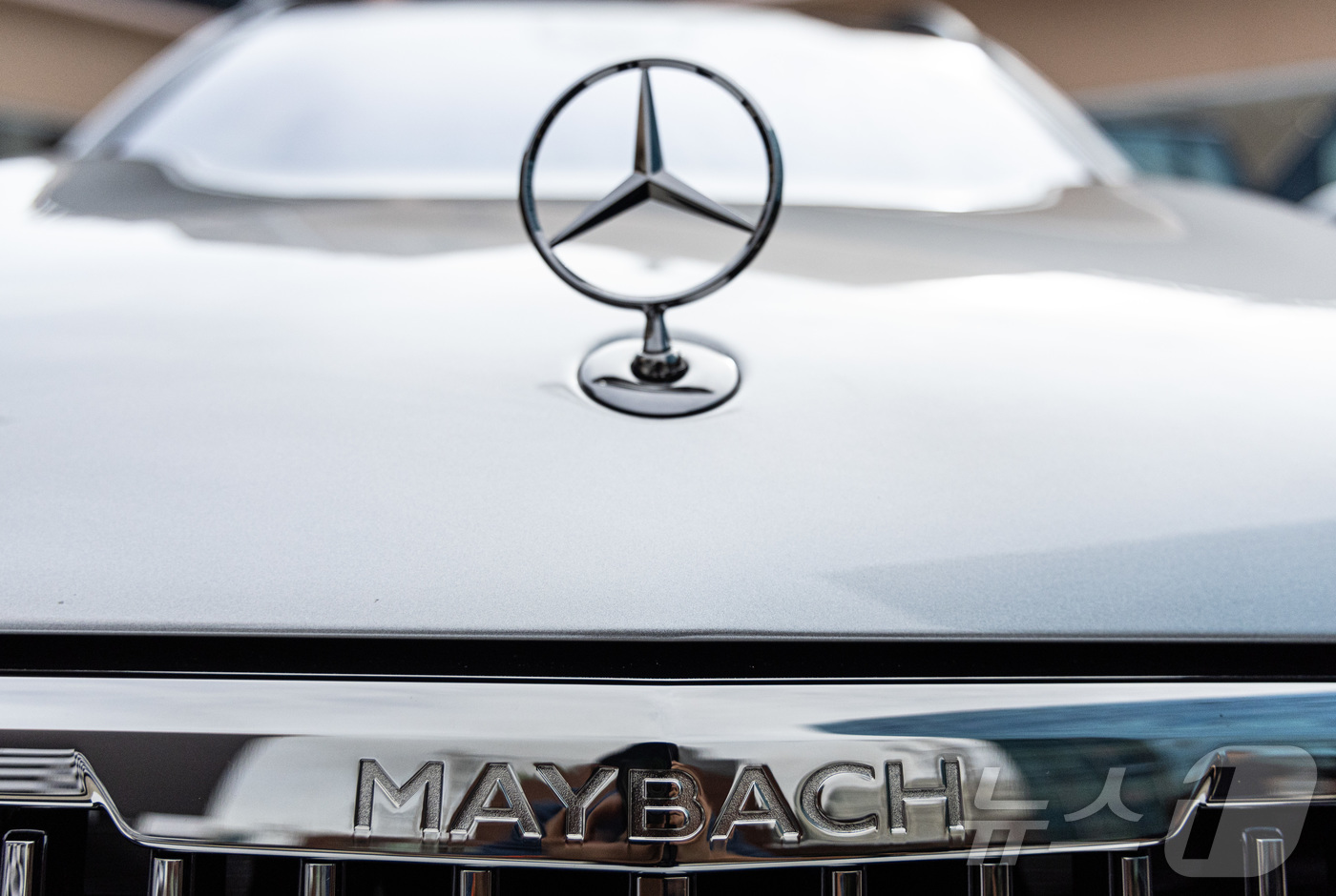 (서울=뉴스1) 이재명 기자 = 메르세데스 벤츠 코리아는 25일 서울 성수동에 위치한 복합문화공간 XYZ에서 메르세데스 마이바흐 GLS 600 마누팍투어 나이트 시리즈를 공개했다. …