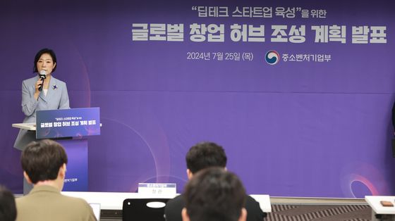 "외국인 창업하면 6천만원 지원" 시범사업에 102곳 몰렸다